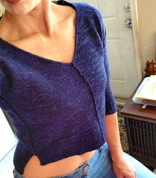 ☕GUC, I Love H81 crop side slit quarter sleeve - Picture 7 of 8